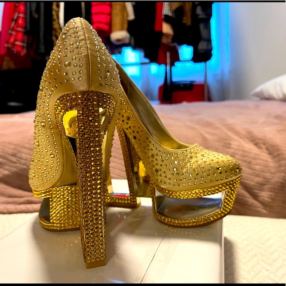 High heel - Picture 3 of 4